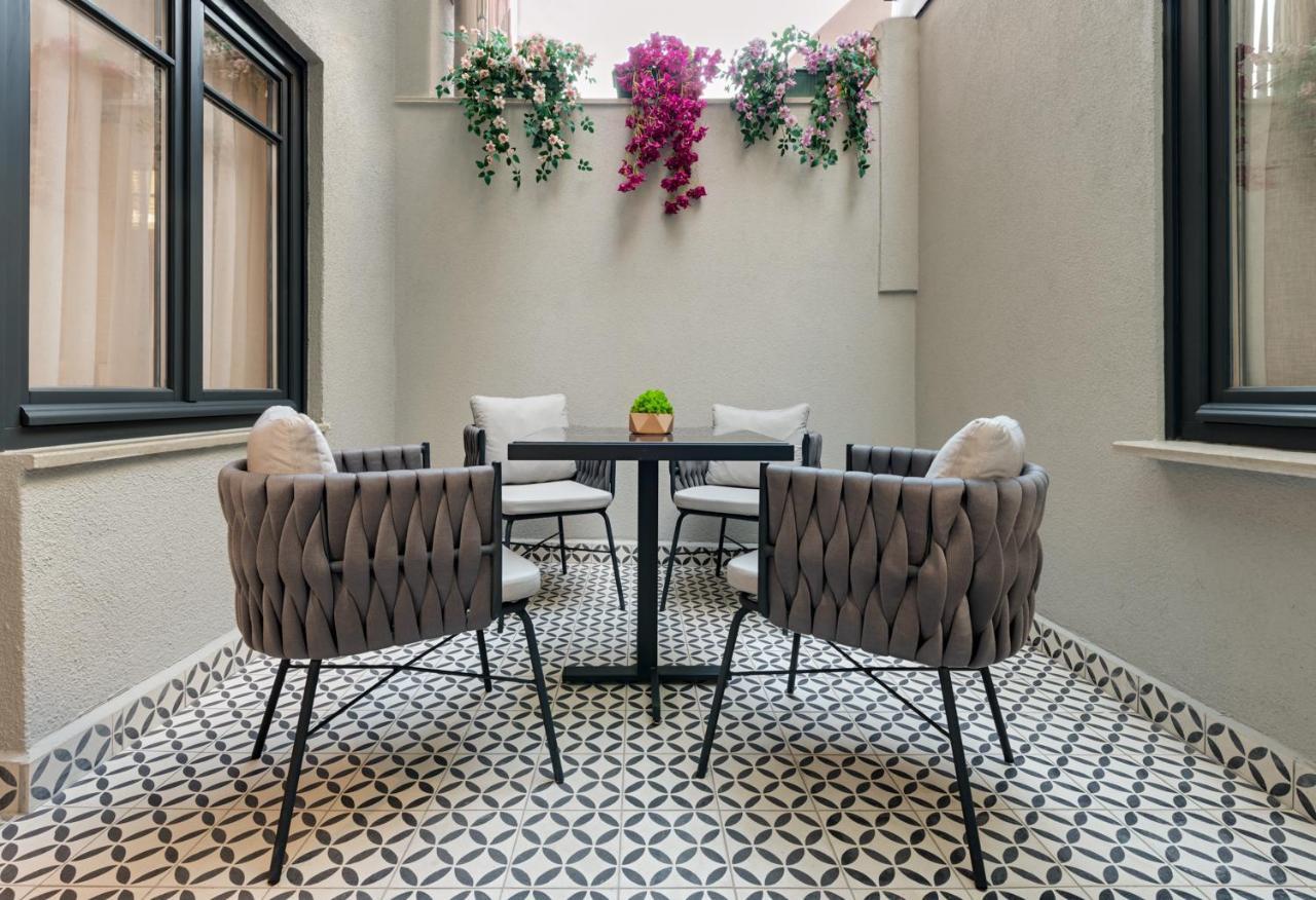 Gleam Collection Hotel Κωνσταντινούπολη Εξωτερικό φωτογραφία A balcony in a house