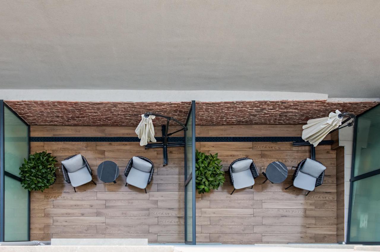 Gleam Collection Hotel Κωνσταντινούπολη Εξωτερικό φωτογραφία The balcony of a suite at the hotel